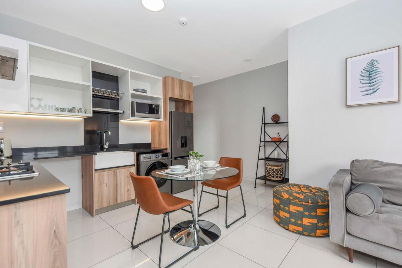 Easy Stay - The Median Rosebank Johannesburg Exteriör bild