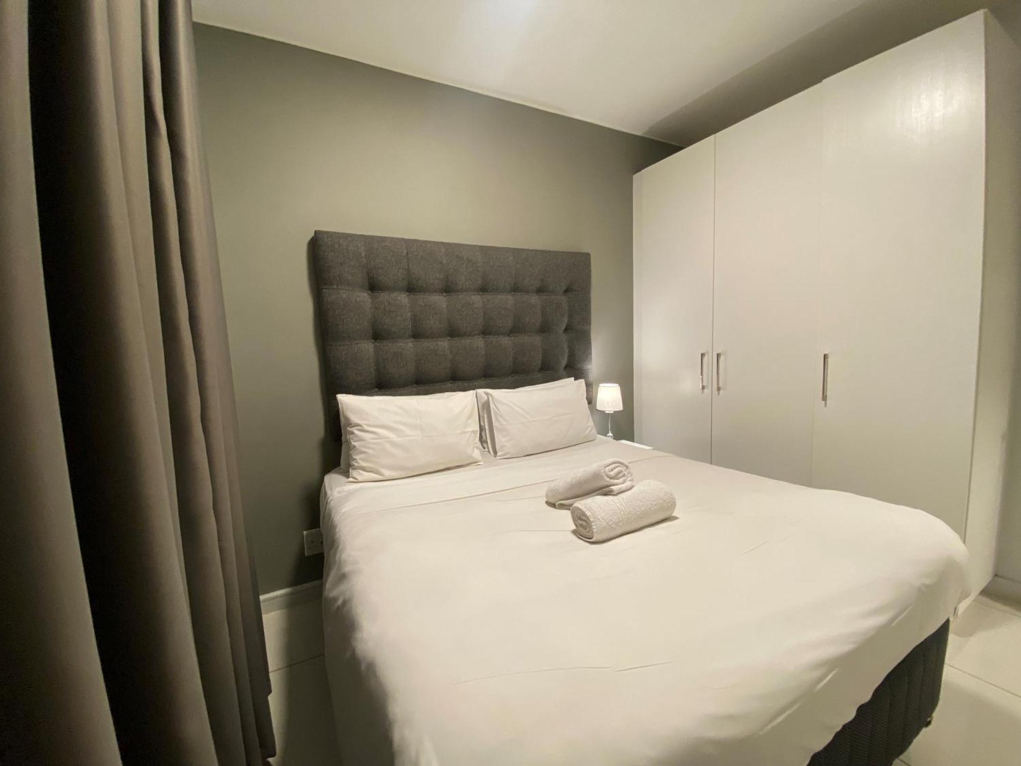 Easy Stay - The Median Rosebank Johannesburg Exteriör bild
